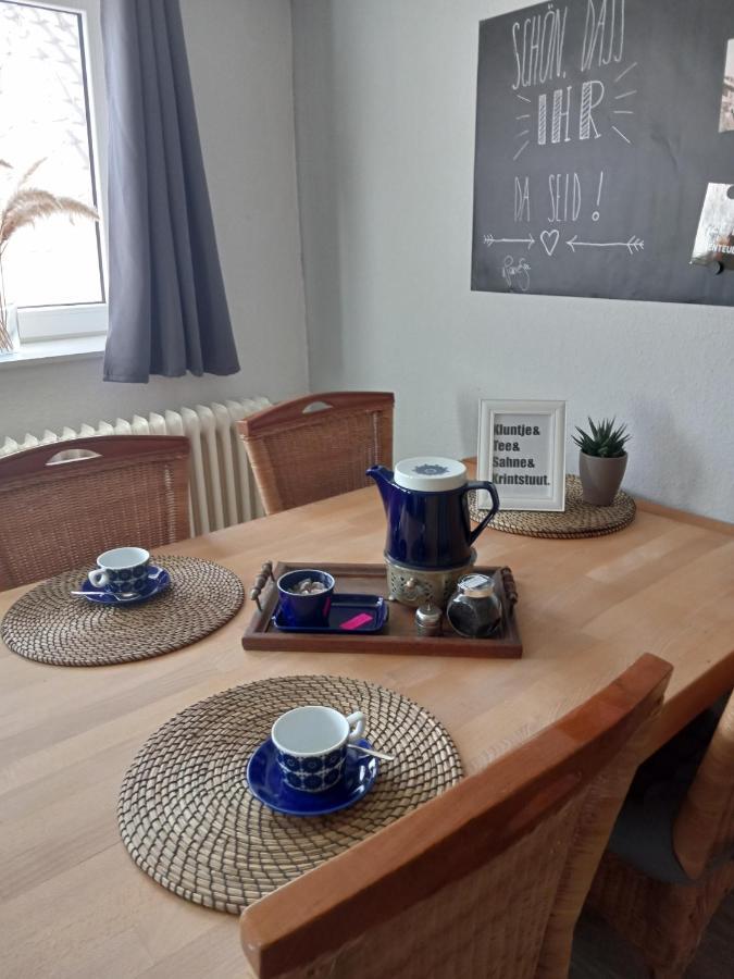 Gemutliche Ferienwohnung Mit Zugang Zum Privaten See Detern Extérieur photo