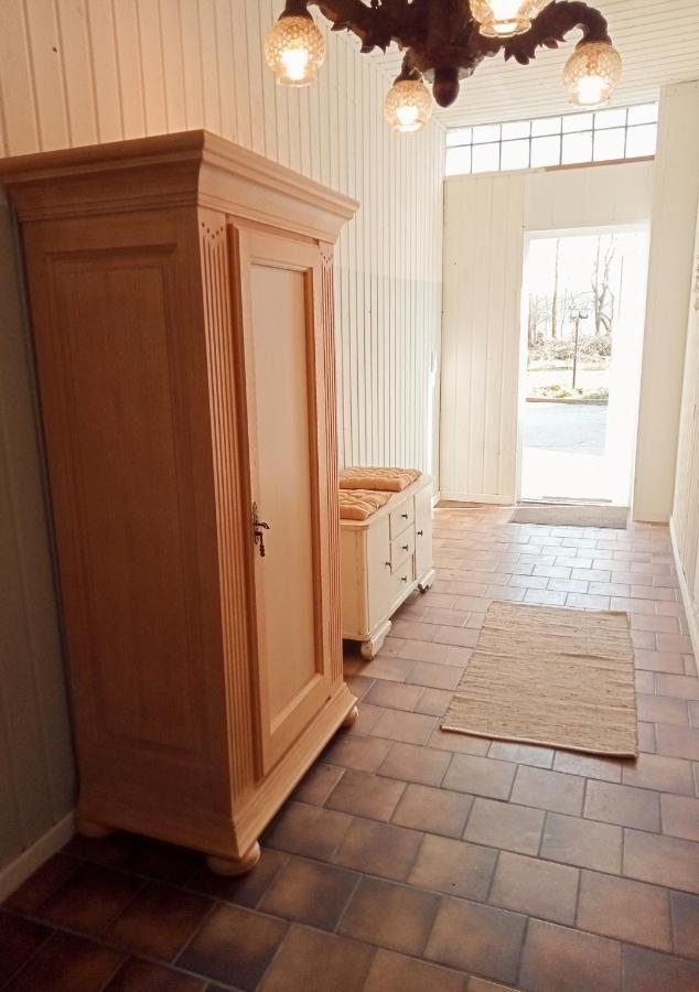 Gemutliche Ferienwohnung Mit Zugang Zum Privaten See Detern Extérieur photo