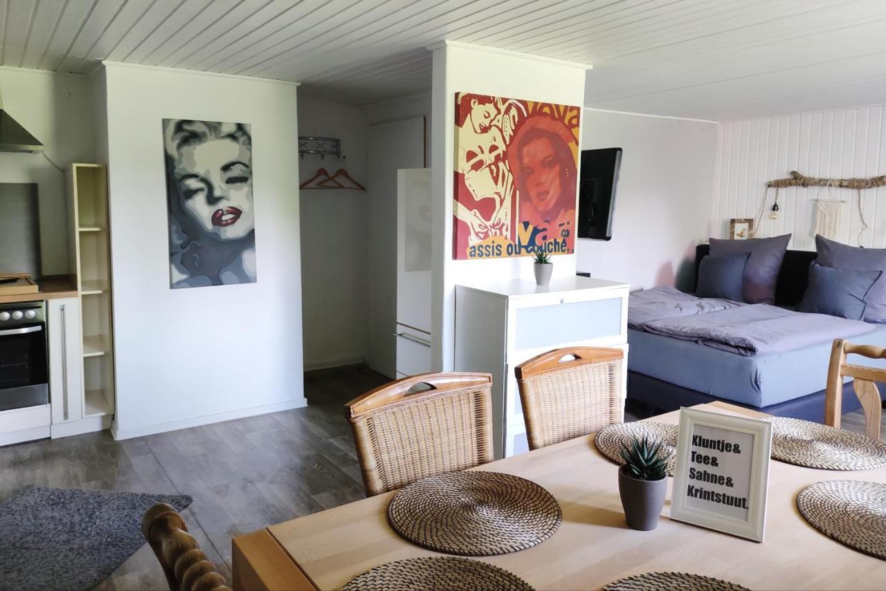 Gemutliche Ferienwohnung Mit Zugang Zum Privaten See Detern Extérieur photo